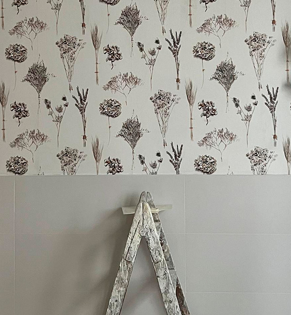 Instalacion de papel decorativo en cocina